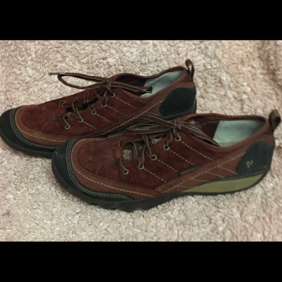 Merrell suede lace up athletic shoes. Women’s 10 - Picture 2 of 4